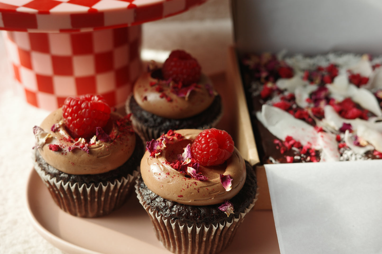 Mothers Day Chocolate Cupcakes